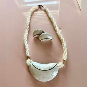 Mother Of Pearl Necklace/Earrings🤍🌊🐚